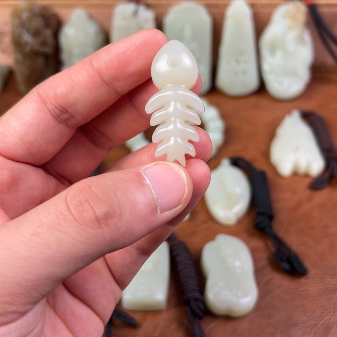 和田玉（青白玉）未镶嵌颈饰