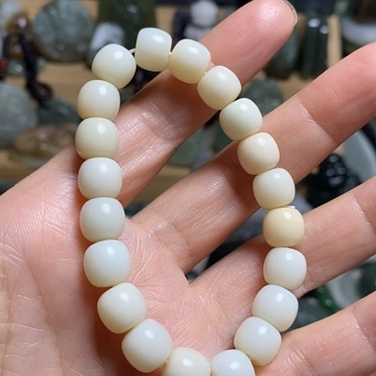 未镶嵌和田玉（糖玉）珠宝半成品