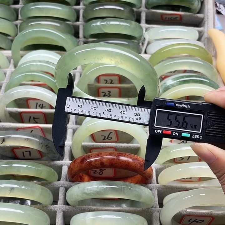未镶嵌蛇纹石玉手镯16