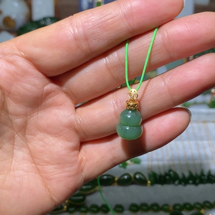 和田玉（碧玉）18K金镶嵌颈饰