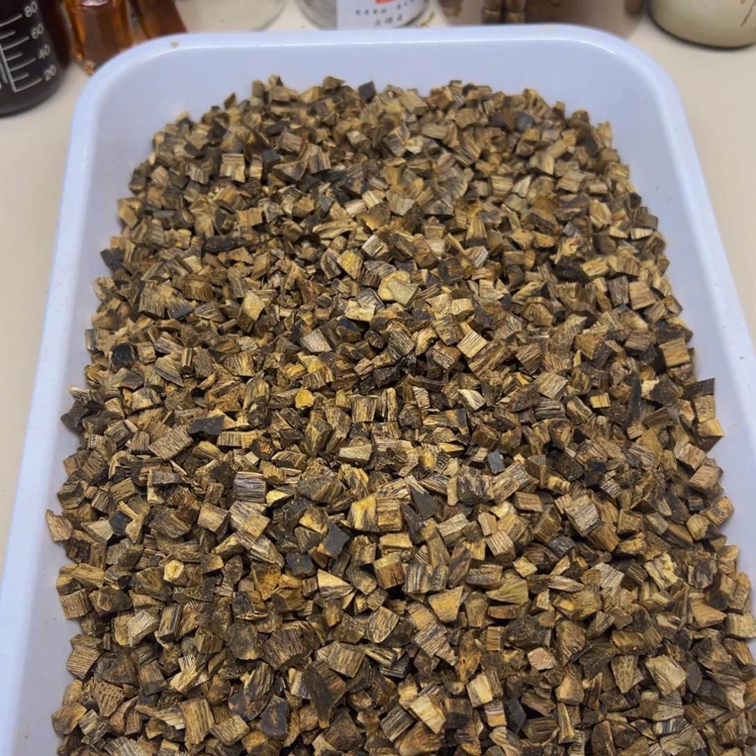 沉香碎屑沉香老料乌身圆叶100+5克