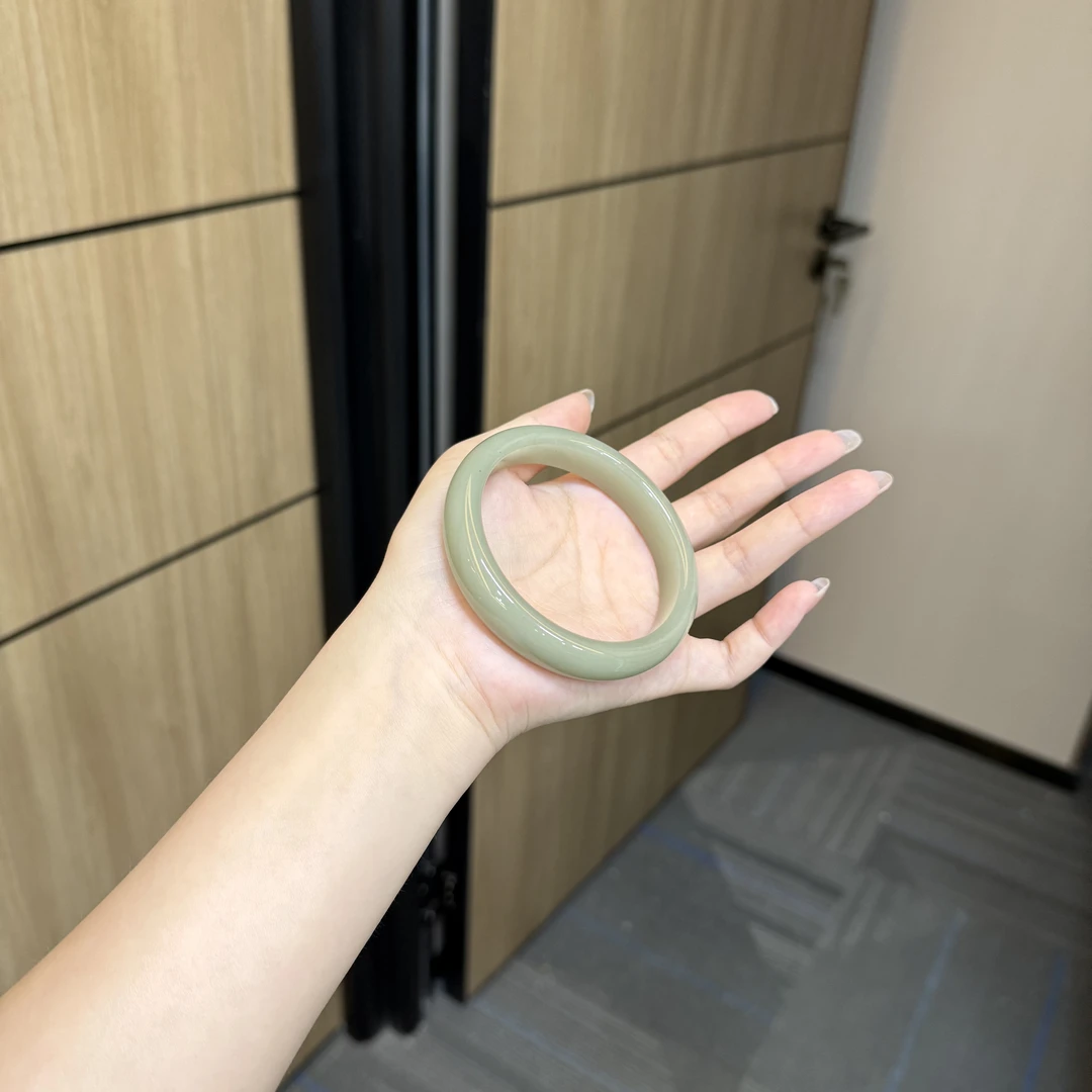 “鸭蛋青”老料天然东陵玉晴水色(有纹线色点拍一发一多样性发货)