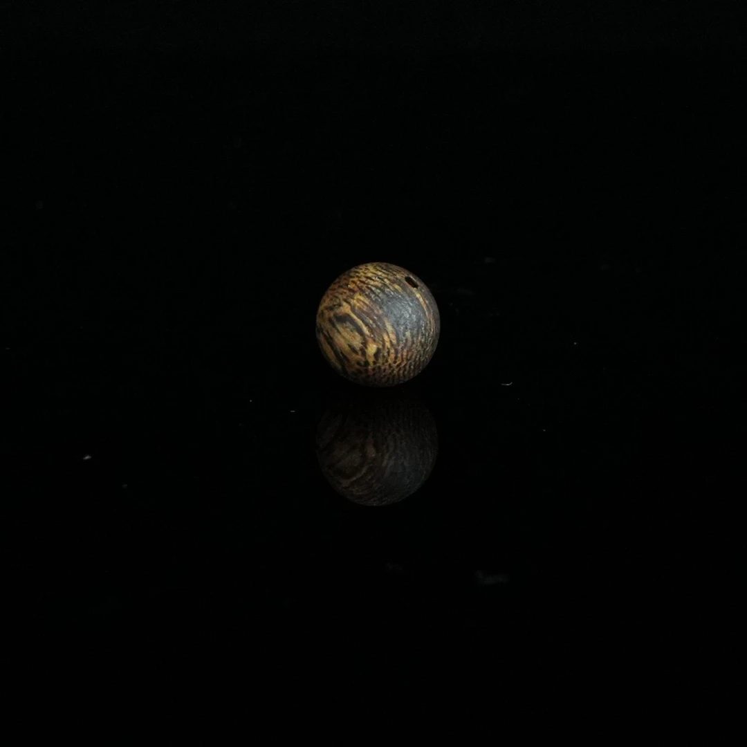 B3925 越南芽庄沉香熟结绿奇楠沉水单珠 0.93cm 0.43g