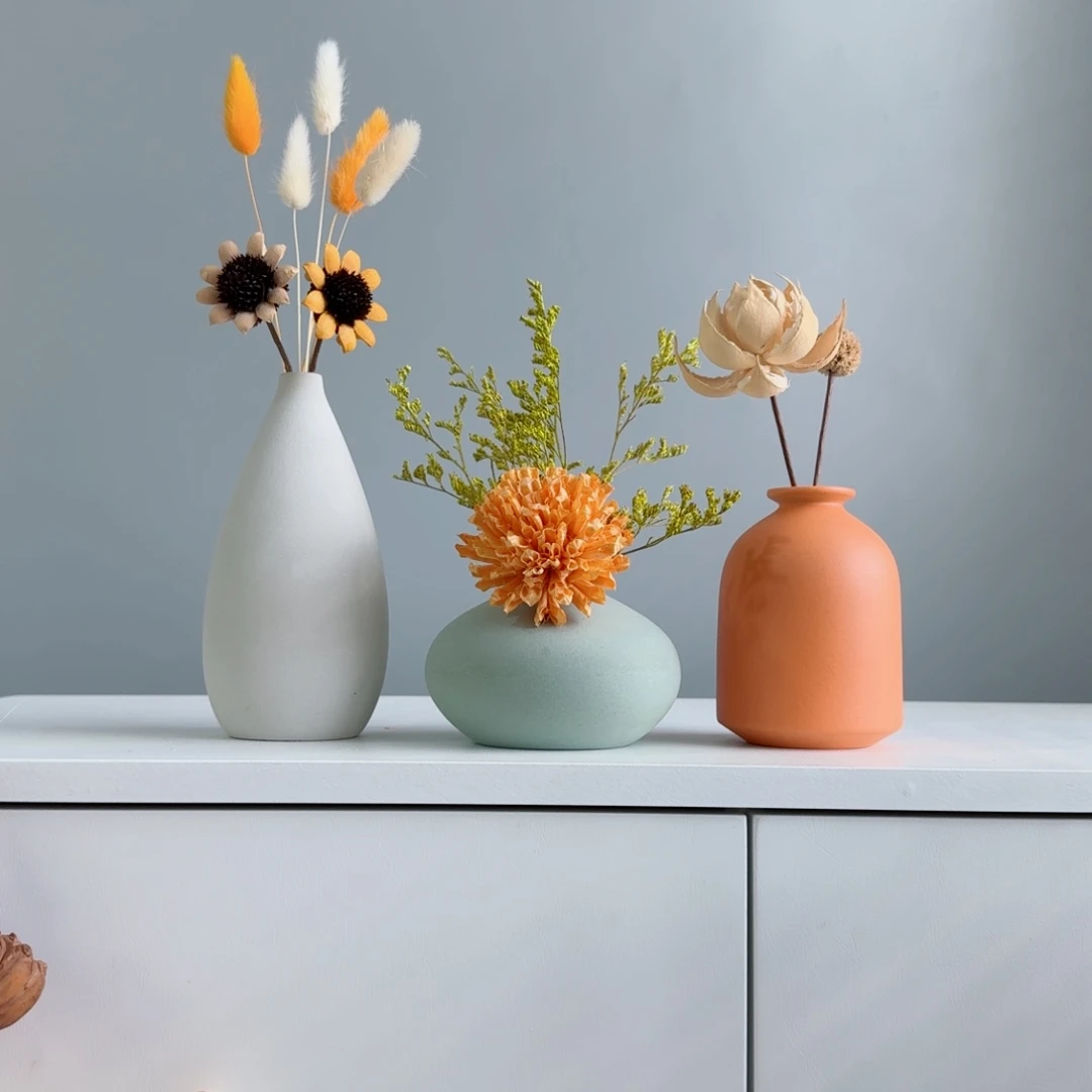 瓷片陶瓷小花瓶含花总高约20-30cm