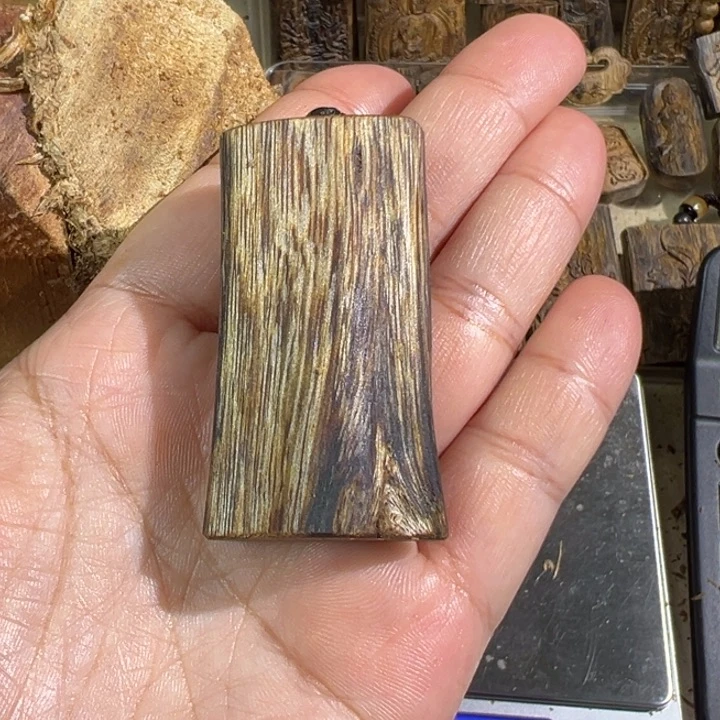 沉香吊坠棋楠沉香乌身吊坠9.4克