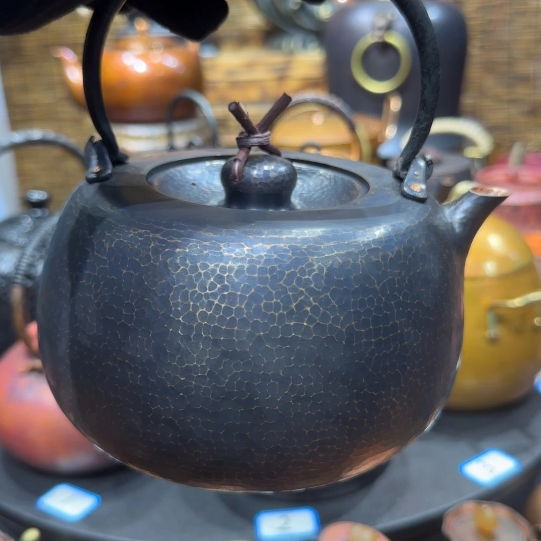 用***户紫铜手工制作约1.3升容量提梁壶