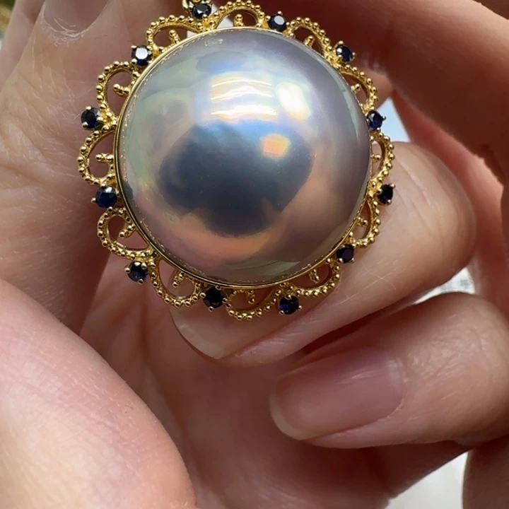 拼合珍珠（马贝珠）18K金镶嵌颈饰