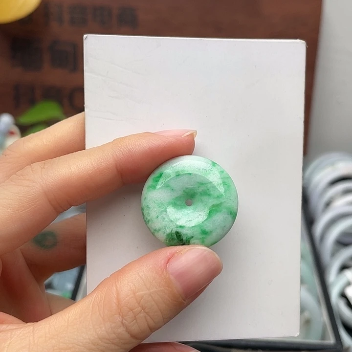 翡翠未镶嵌颈饰平安扣吊坠