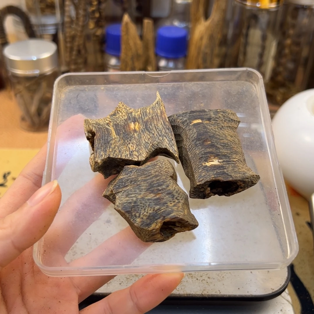 沉香碎屑沉香棋楠沉香紫棋高端老块料21克