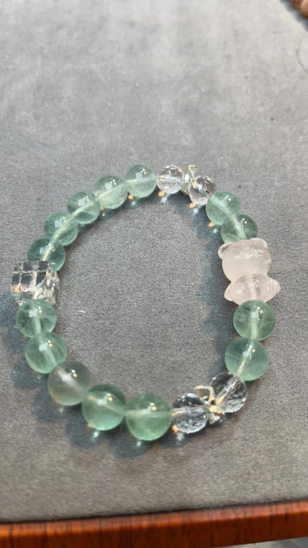 绿萤石粉水晶熊熊手串A132