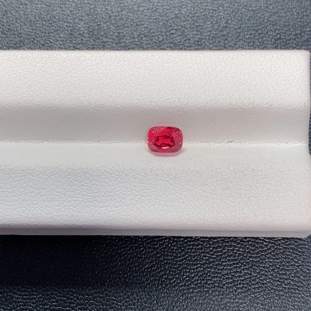 尖晶石裸石未镶嵌0.96绝地吉