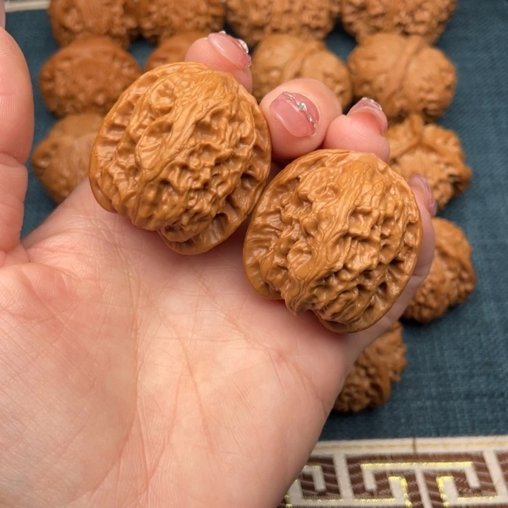 文玩核桃把件全品野狼35