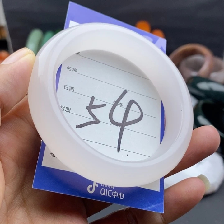 未镶嵌手镯石英质玉