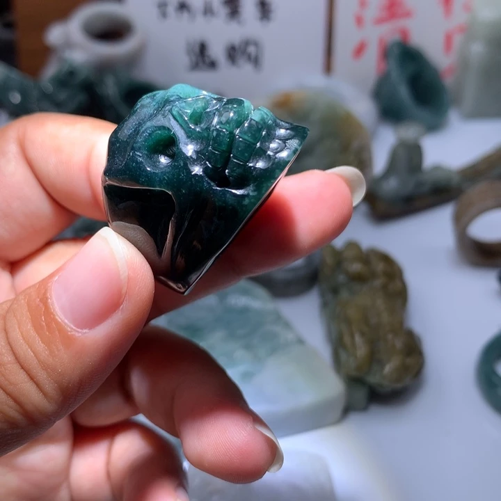 翡翠未镶嵌颈饰保真天然A货翡翠