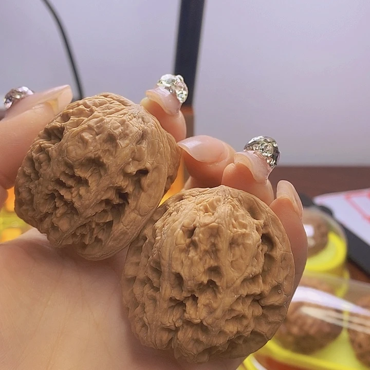 文玩核桃吊坠将军膀