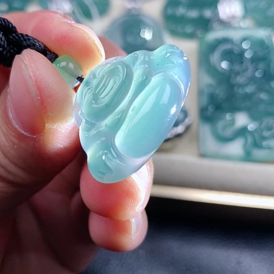 【闪购商品】翡翠颈饰未镶嵌天然翡翠