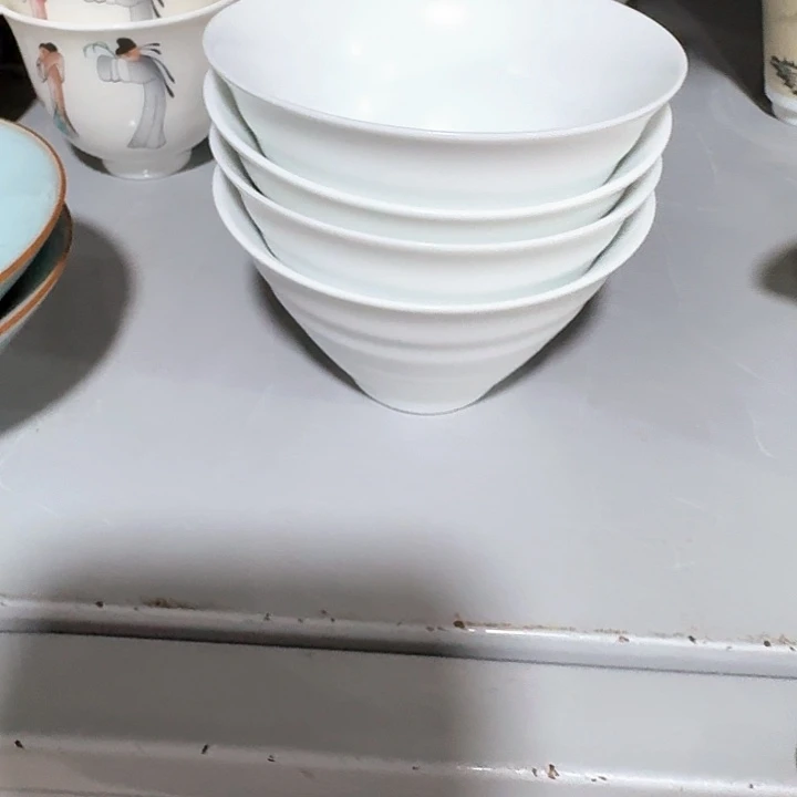 主人杯一个，瓷。。品茗瓷