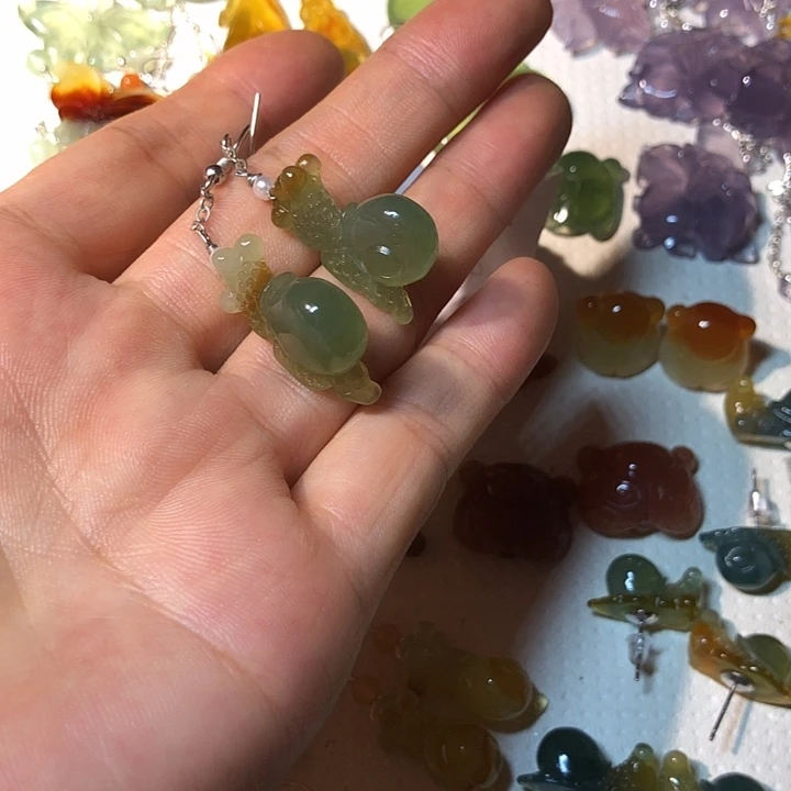 薇***i蛇纹石玉未镶嵌颈饰