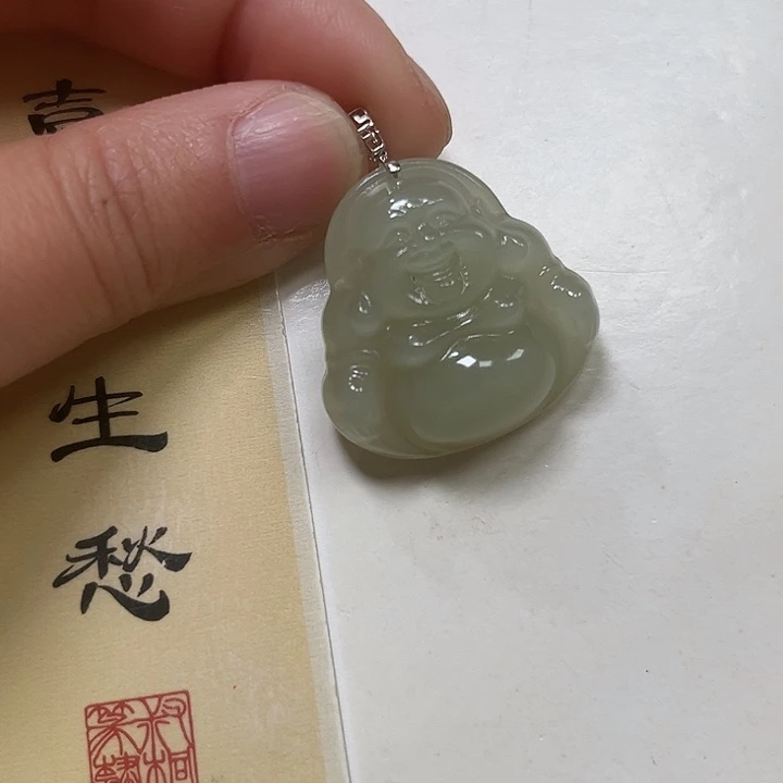 和田玉颈饰18K金镶嵌