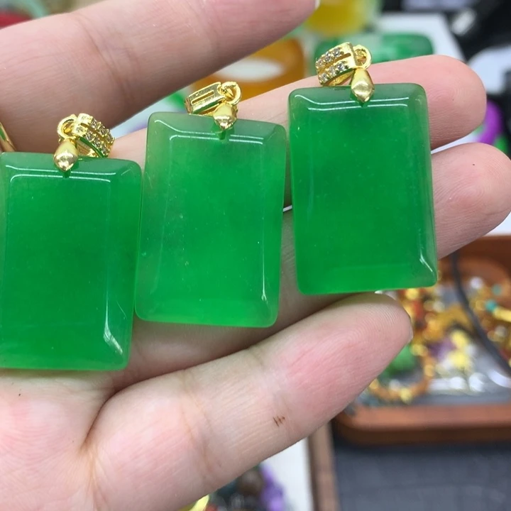 颈饰未镶嵌翡翠吊坠