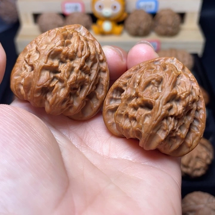 文玩核桃吊坠三角白41