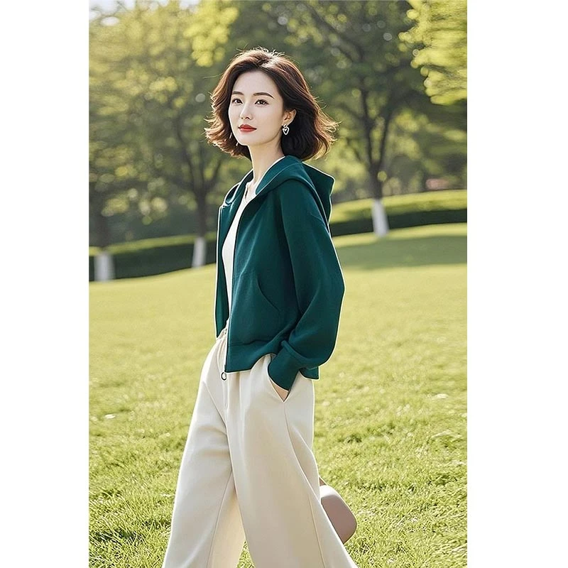 2025春秋新款休闲风绿色设计感短款外套女个性简约高级感百搭上衣