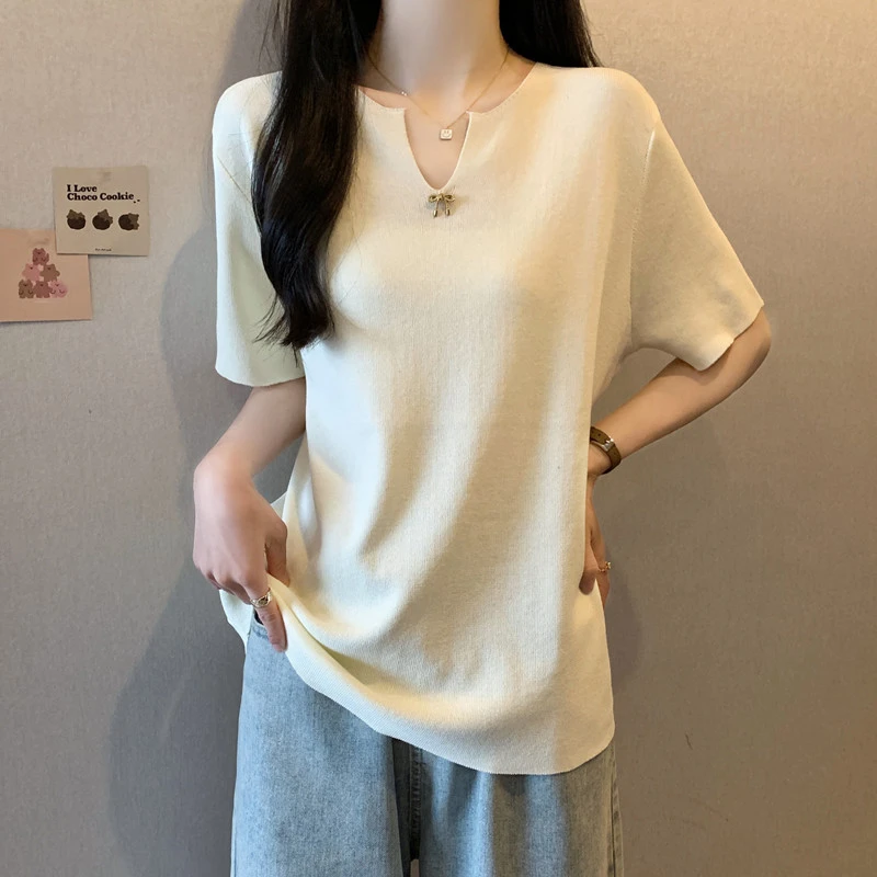 孕妇夏装薄款冰丝针织衫大码设计感V领短袖t恤宽松遮肚子正肩上衣