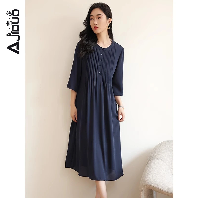 A31080阿吉多塔克褶蓝色连衣裙女春季新款顺滑垂感大码宽松显瘦裙