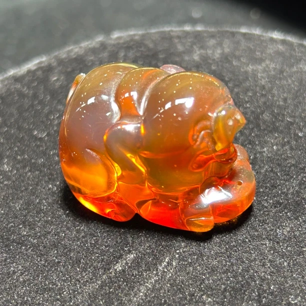 缅甸琥珀血珀小猪吊坠