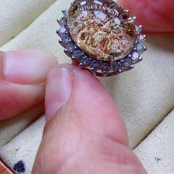 未镶嵌颈饰水晶水晶