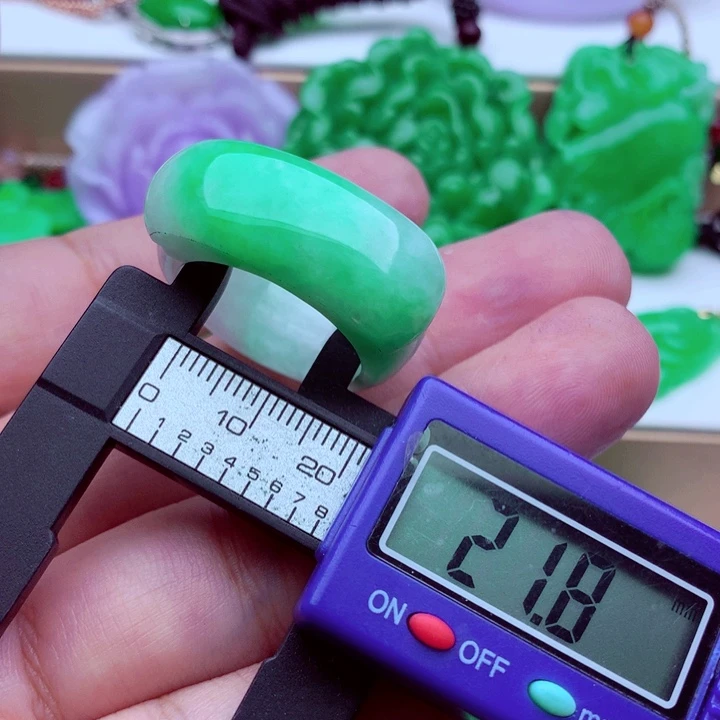 翡翠未镶嵌戒指戒指