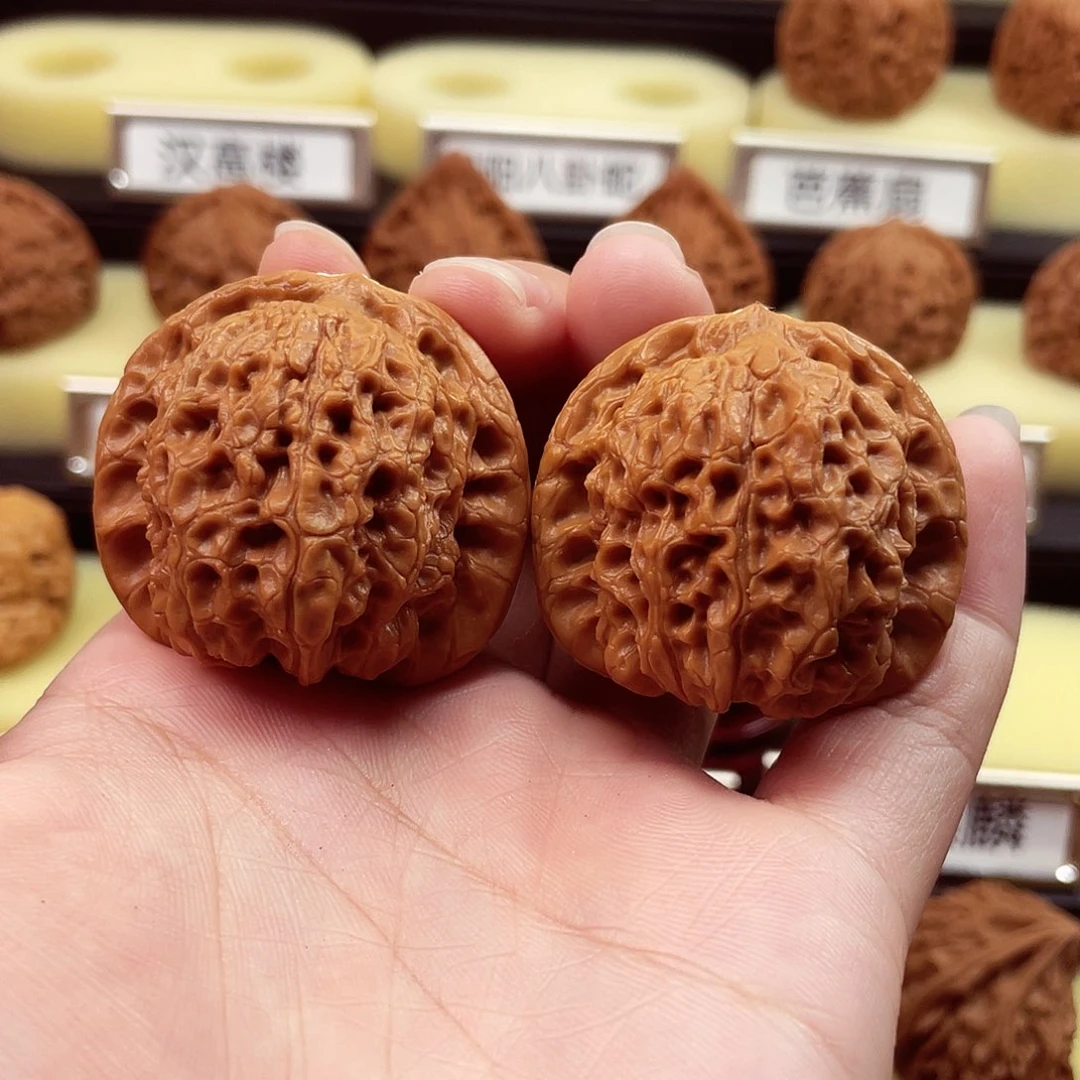 文玩核桃把件血麒麟39尺镶嵌