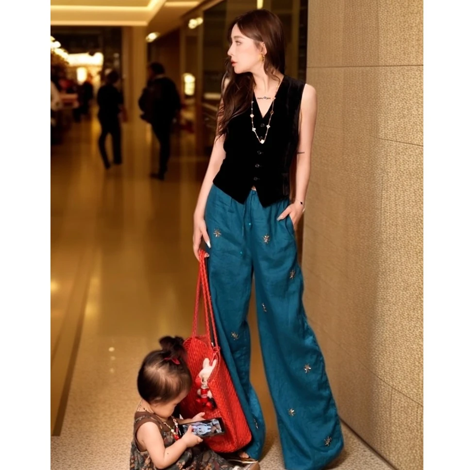 夏日多巴胺穿搭干练气质高级感轻熟小众不撞款亚麻黑色马甲套装裤