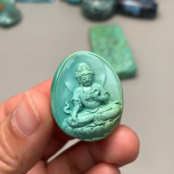 绿松石未镶嵌颈饰