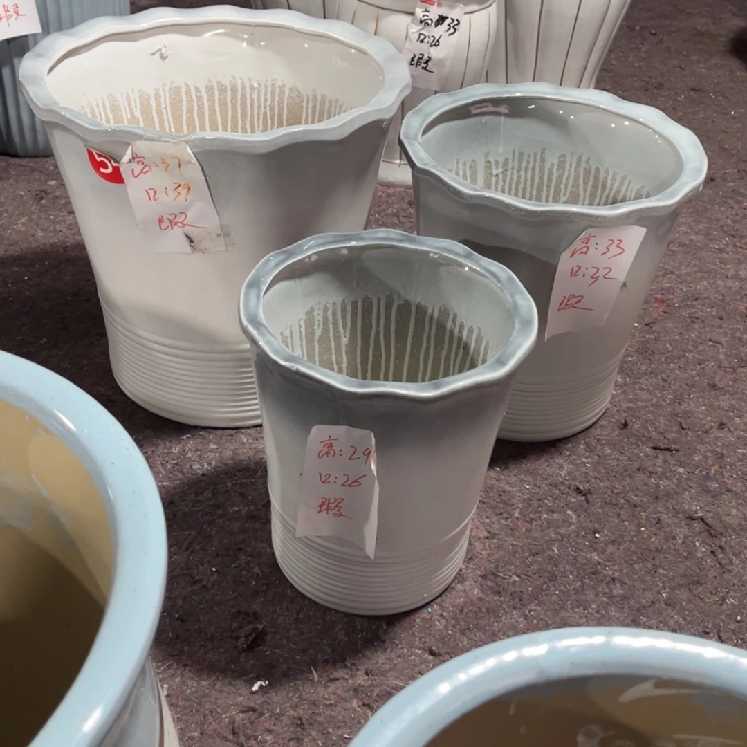 喇叭花渐变一套三个花盆