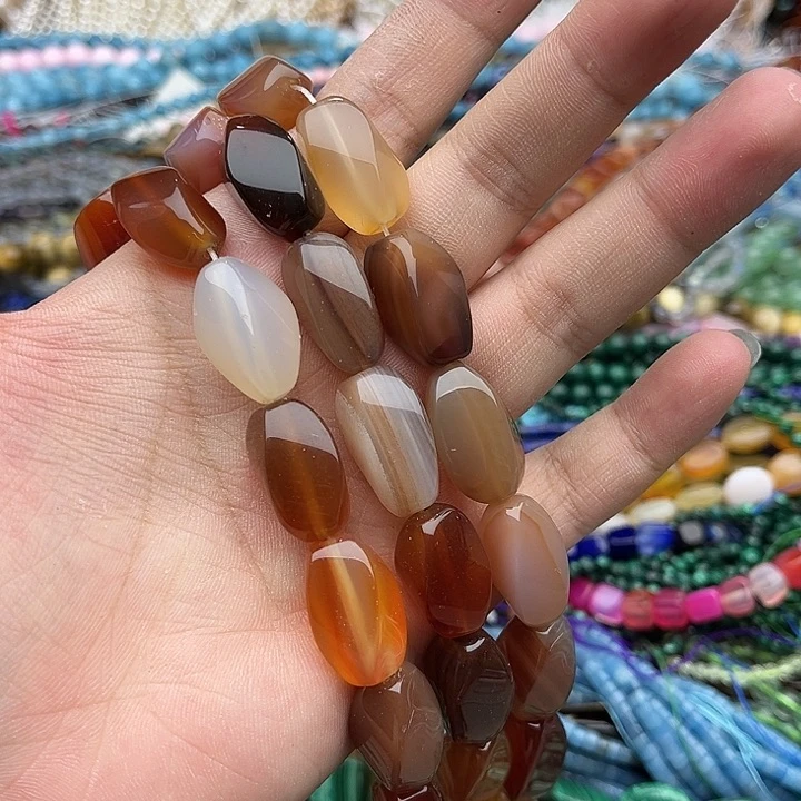 玛瑙/玉髓未镶嵌珠宝半成品一条11mm左右玛瑙扭扭珠