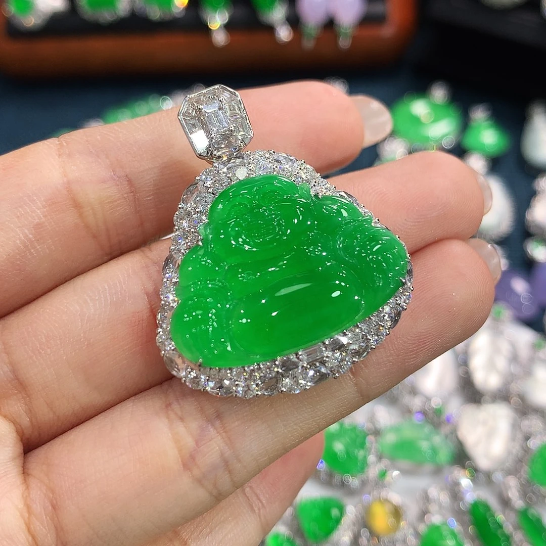 翡翠18K金镶嵌颈饰