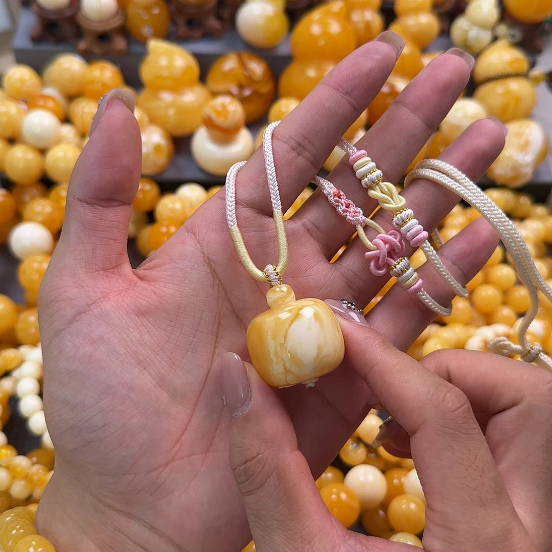 蜜蜡未镶嵌珠宝奇石