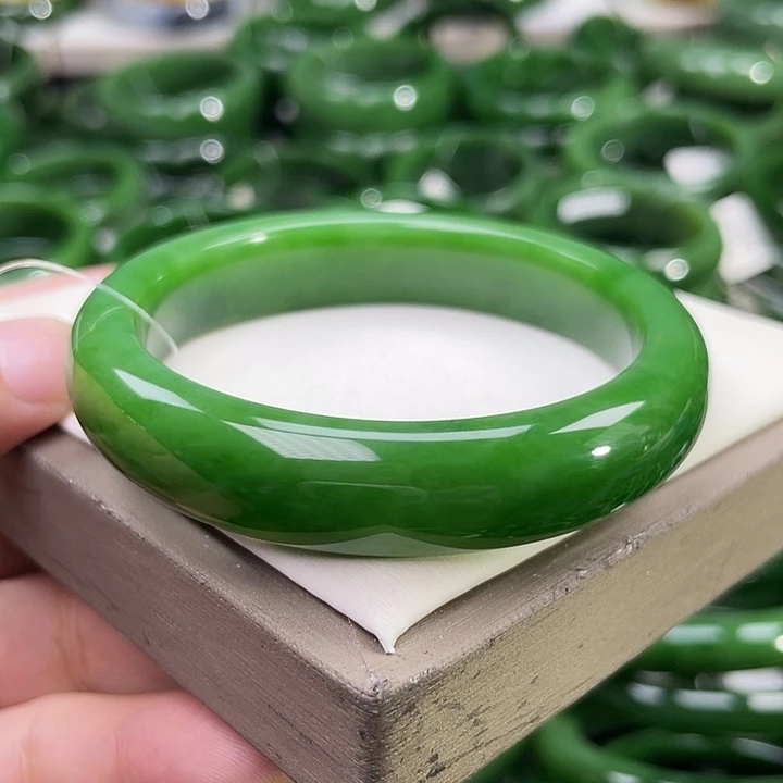 未镶嵌手镯和田玉（碧玉）