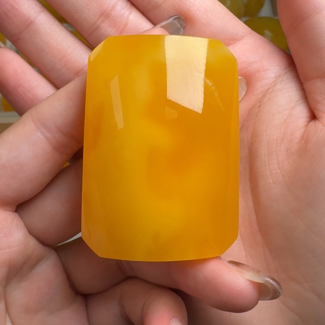 蜜蜡未镶嵌吊坠(不含链)无优化无烤色无补胶无覆膜无辐照无煮蜜