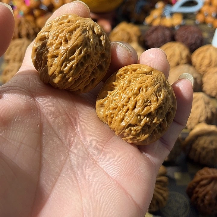 文玩核桃吊坠铁锤