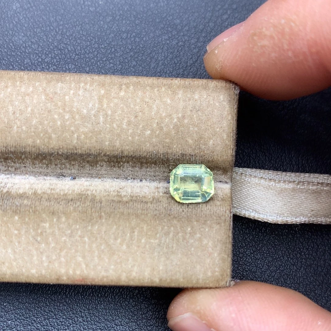 裸石金绿宝石1.37ct