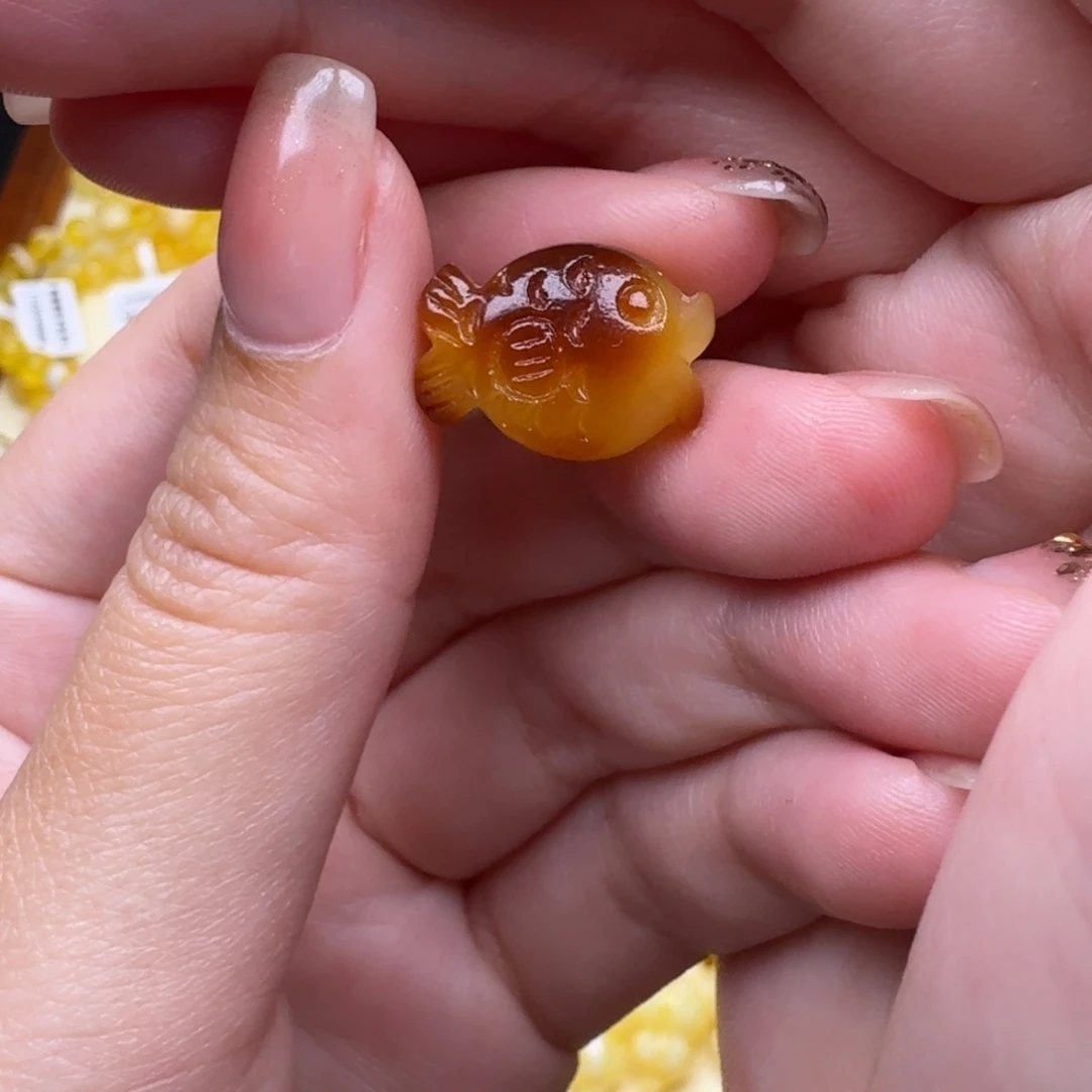 琥珀未镶嵌裸石1号