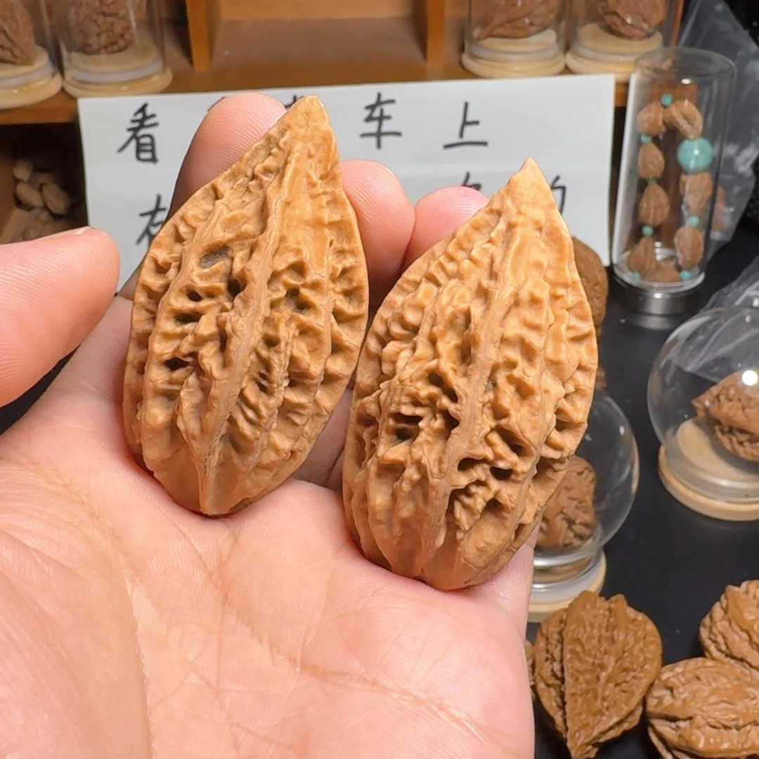 文玩核桃把件水晶柳叶