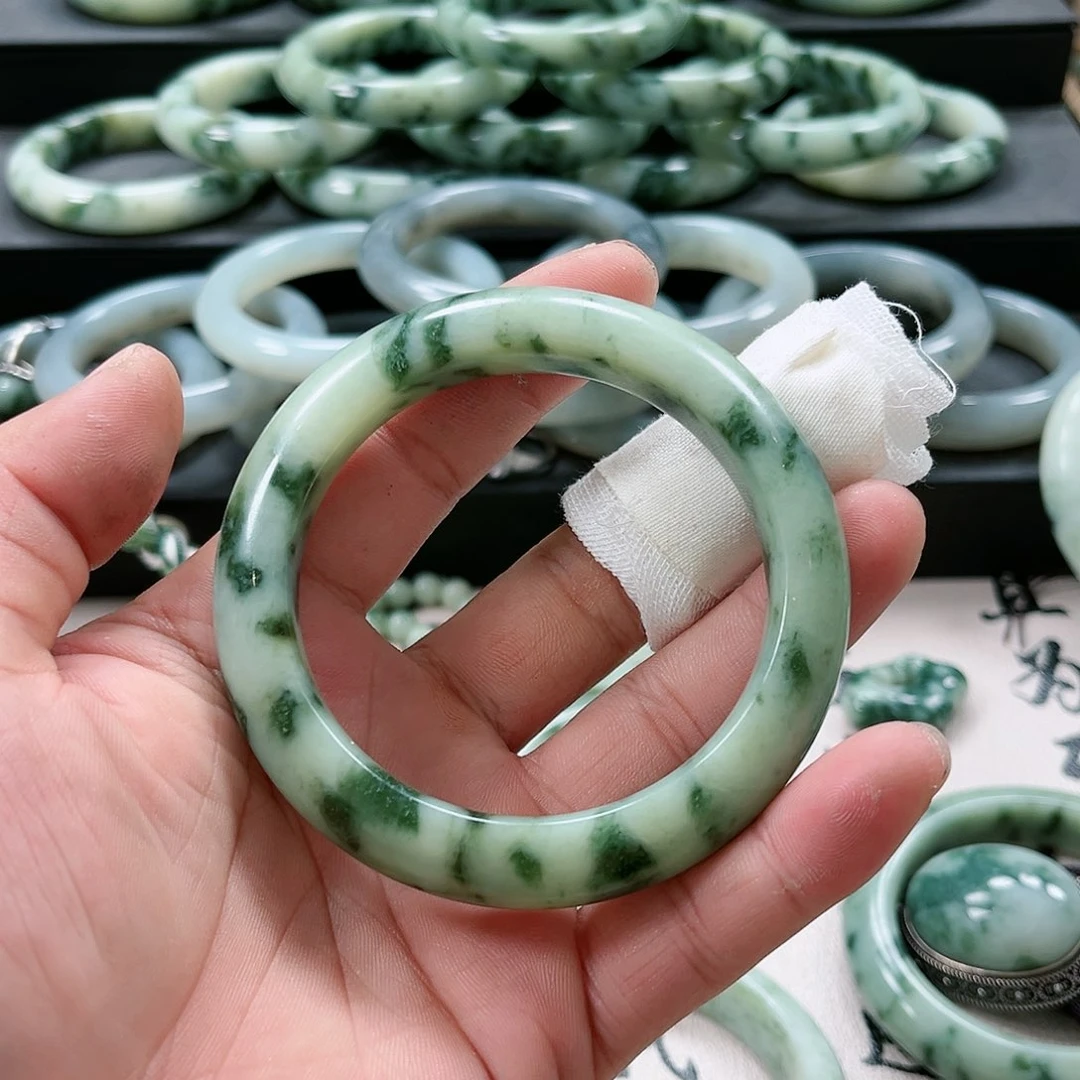 【闪购商品】未镶嵌透闪石-蛇纹石玉手镯?****