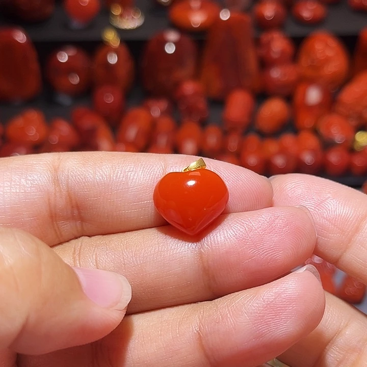 南红玛瑙18K金镶嵌配饰保山爱心吊坠14.7mm