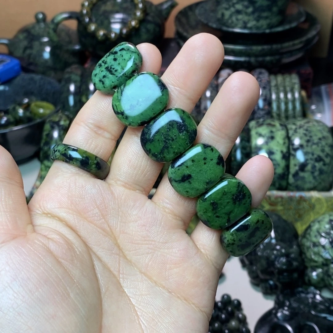 禧***遇蛇纹石玉未镶嵌项链