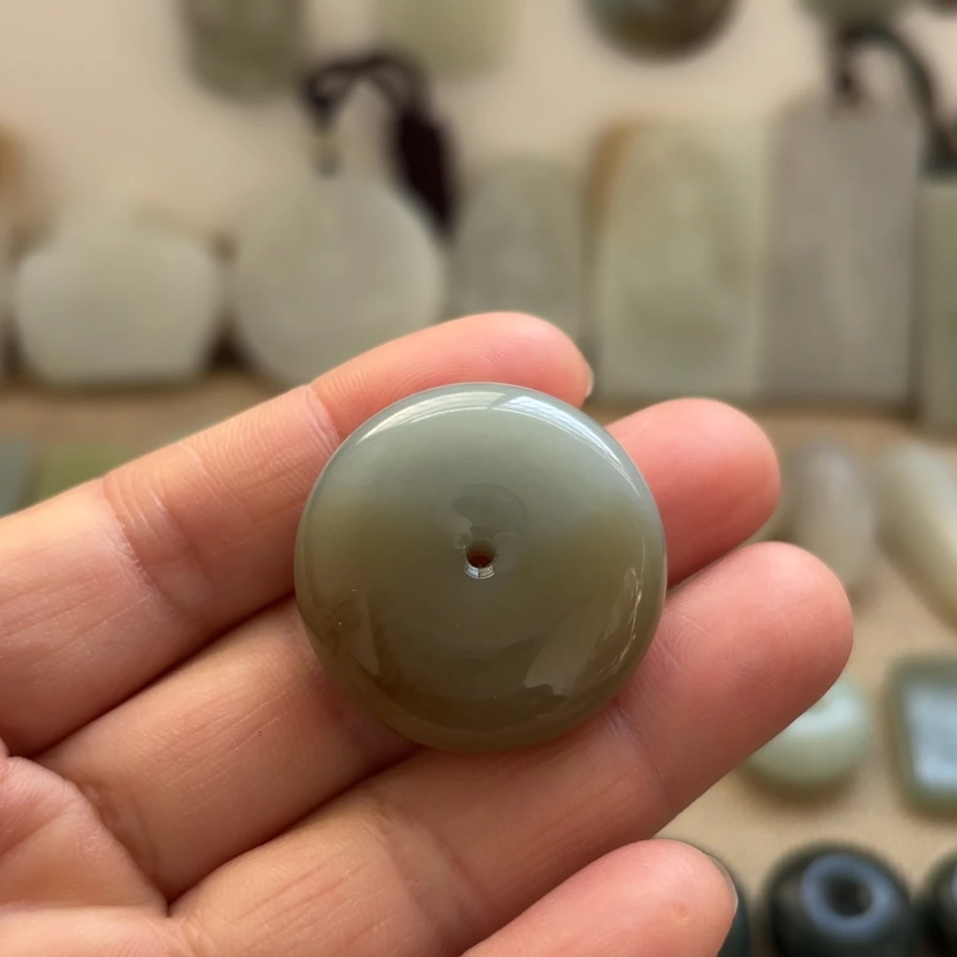 和田玉（糖玉）未镶嵌颈饰