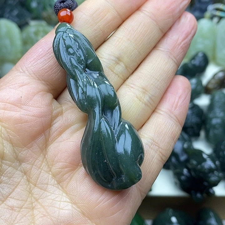 颈饰未镶嵌和田玉