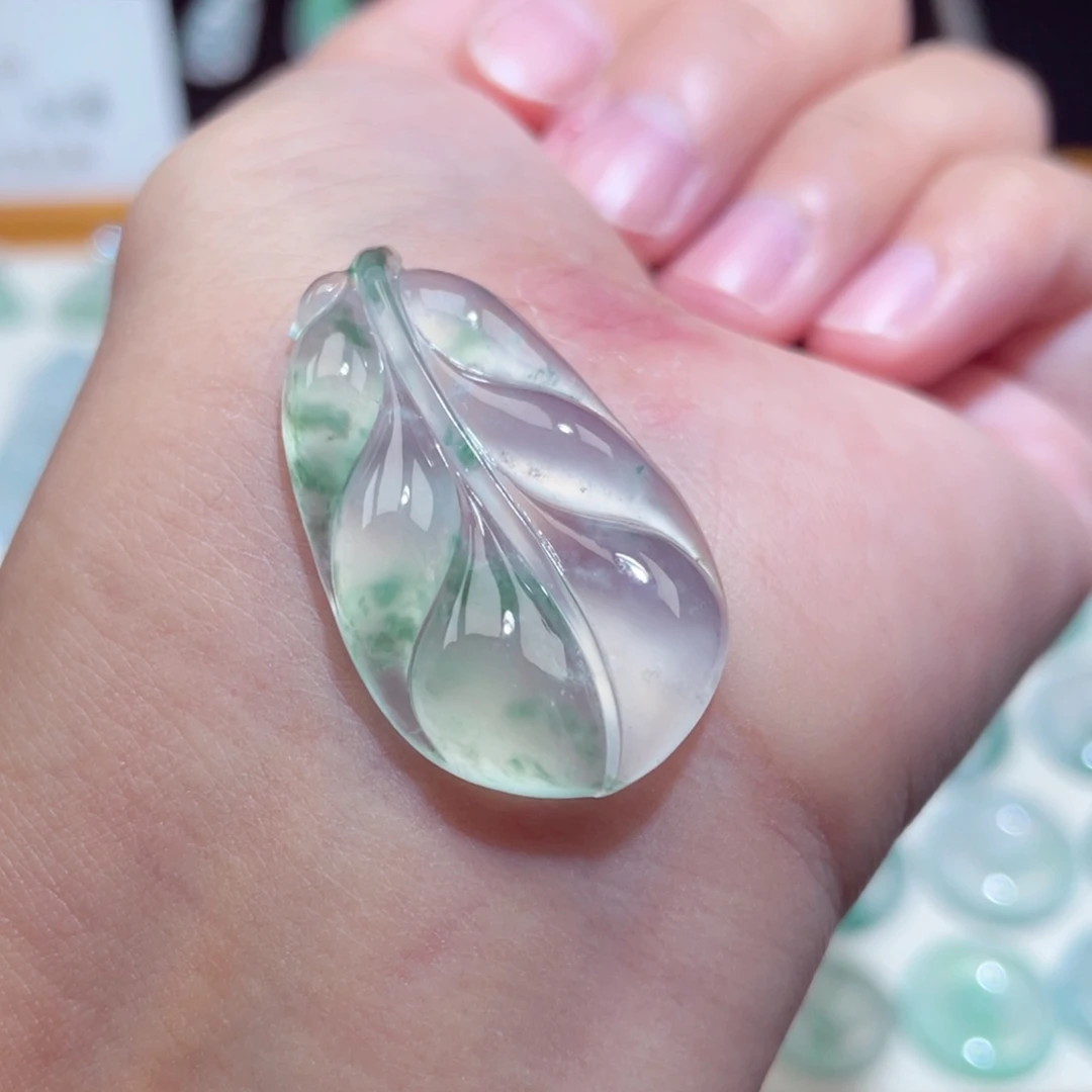 颈饰未镶嵌翡翠叶子